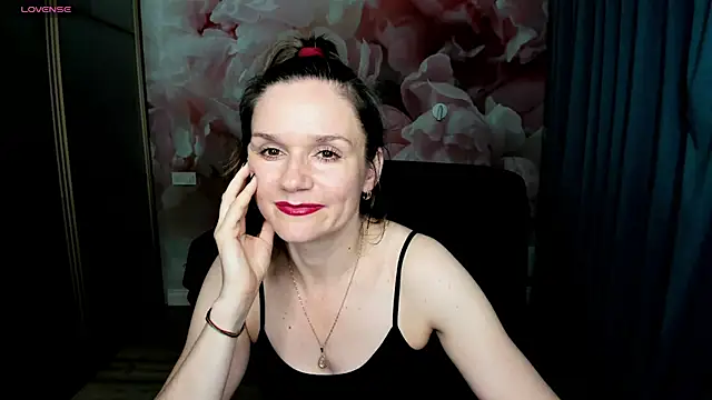 AriaGray online show from November 2025 02:22:01 AM