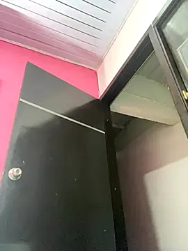 FerneyManti online show from September 2025 04:25:02 AM