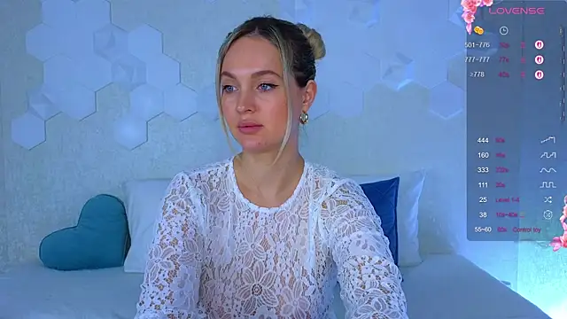 Lynna Sparks online show from October 2025 03:14:01 AM