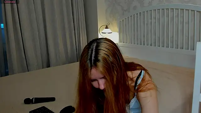 Eva  Lewis online show from April 2026 04:06:02 AM