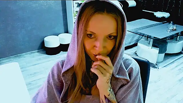 InesGold online show from October 2025 08:22:01 PM