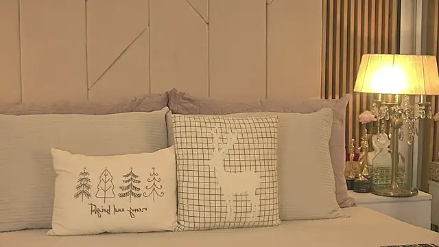 Blanche Summer online show from December 2025 01:38:02 PM