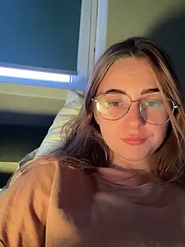 Snapshot of GraceTorrez chatting on December 2024 12:35:01 PM GraceTorrez online show from December 2024 12:35:01 PM