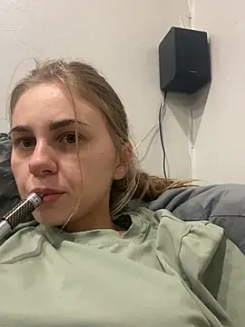 Snapshot of GraceTorrez chatting on January 2025 04:02:02 PM GraceTorrez online show from January 2025 04:02:02 PM