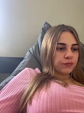 Snapshot of GraceTorrez chatting on January 2025 11:36:02 AM GraceTorrez online show from January 2025 11:36:02 AM