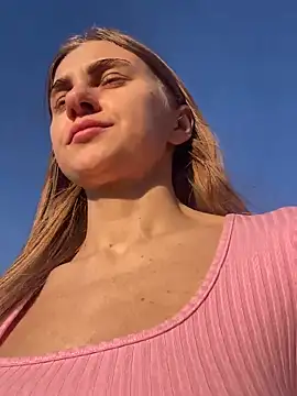 Snapshot of GraceTorrez chatting on January 2025 12:50:02 PM GraceTorrez online show from January 2025 12:50:02 PM