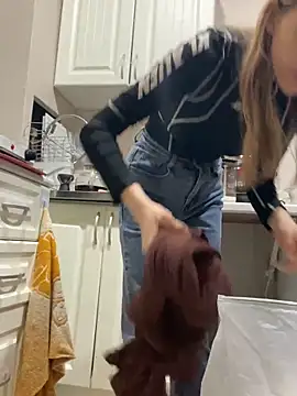 Snapshot of GraceTorrez chatting on January 2025 12:45:02 PM GraceTorrez online show from January 2025 12:45:02 PM