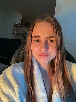 Snapshot of GraceTorrez chatting on January 2025 01:00:02 PM GraceTorrez online show from January 2025 01:00:02 PM