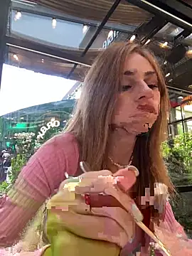 Snapshot of GraceTorrez chatting on September 2025 03:33:01 PM GraceTorrez online show from September 2025 03:33:01 PM