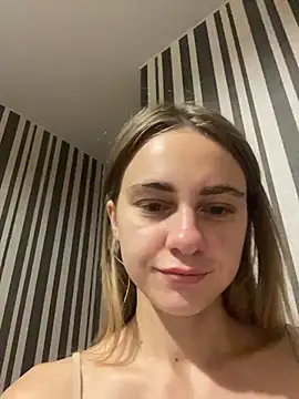 Snapshot of GraceTorrez chatting on October 2025 03:42:01 PM GraceTorrez online show from October 2025 03:42:01 PM