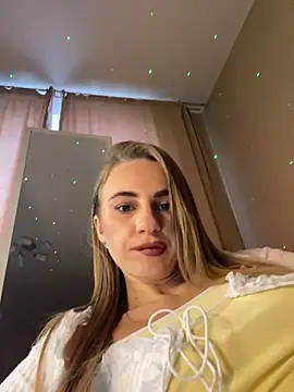 Snapshot of GraceTorrez chatting on October 2025 04:45:02 AM GraceTorrez online show from October 2025 04:45:02 AM