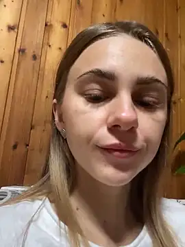 Snapshot of GraceTorrez chatting on November 2025 10:04:02 AM GraceTorrez online show from November 2025 10:04:02 AM