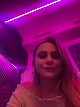 Snapshot of GraceTorrez chatting on November 2025 10:10:02 PM GraceTorrez online show from November 2025 10:10:02 PM