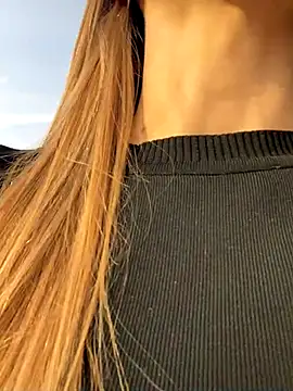 Snapshot of GraceTorrez chatting on November 2025 12:05:02 PM GraceTorrez online show from November 2025 12:05:02 PM