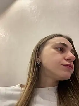 Snapshot of GraceTorrez chatting on November 2025 06:18:01 PM GraceTorrez online show from November 2025 06:18:01 PM