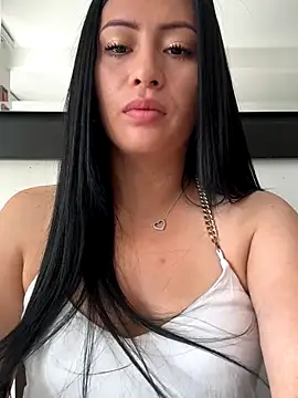 Snapshot of Sara_luna_ chatting on November 2025 01:32:01 PM Sara luna online show from November 2025 01:32:01 PM