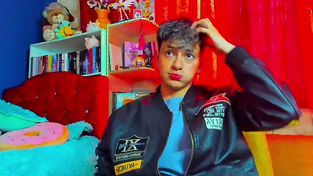 GabyThoms online show from February 2025 08:00:02 PM