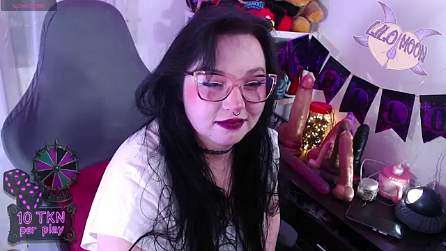 LiloMoon69 online show from November 2025 04:51:02 PM