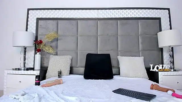 OliviaBurning online show from February 2025 12:09:01 AM