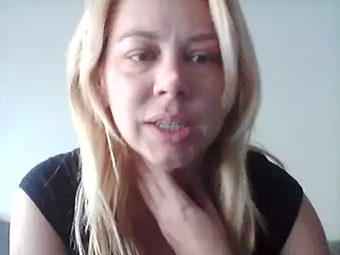 burrkitty online show from December 2024 08:44:01 PM