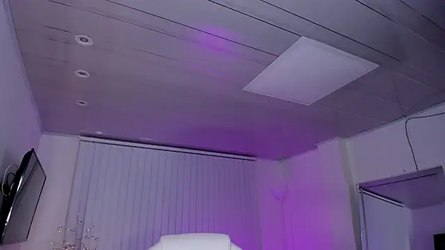 amelie jhons online show from March 2025 02:08:01 AM