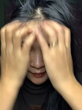 Snapshot of Zeni_fer chatting on March 2025 01:43:01 AM Zeni fer online show from March 2025 01:43:01 AM