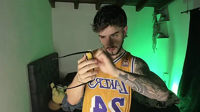 Valentino Xander online show from March 2025 01:54:01 AM