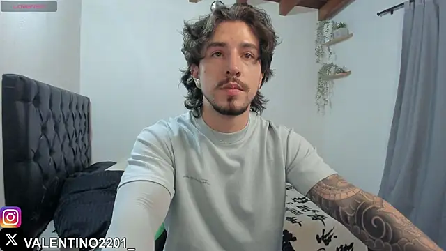 Valentino Xander online show from October 2025 11:49:02 PM