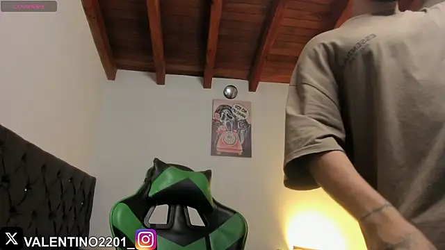 Valentino Xander online show from November 2025 12:09:01 AM