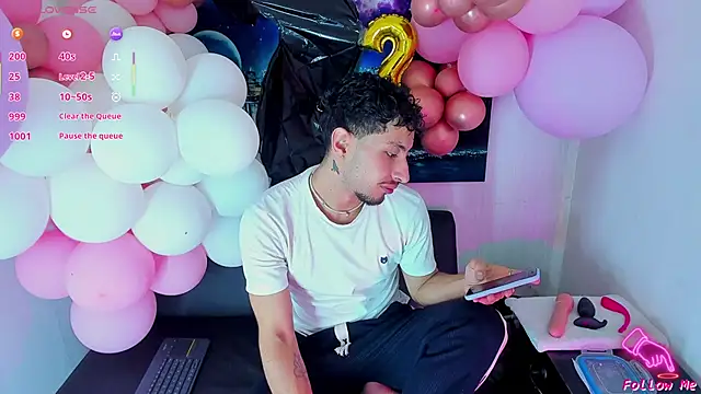 Piggy Eddy online show from October 2025 08:48:01 PM