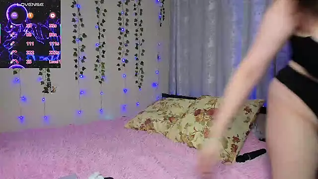 Alice   Rose online show from November 2025 07:13:01 PM