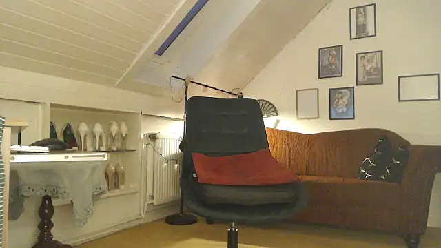 GinaBlonde online show from January 2025 06:49:02 AM