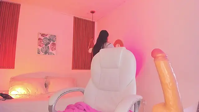 TiffanyWright online show from November 2025 11:20:01 AM