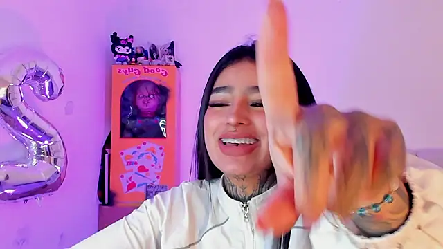 Snapshot of shadowcatt_ chatting on February 2026 07:43:02 PM shadowcatt online show from February 2026 07:43:02 PM