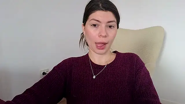 Jullyenn3 online show from February 2025 01:11:01 PM