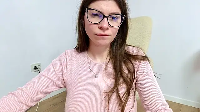 Jullyenn3 online show from March 2025 07:25:01 PM