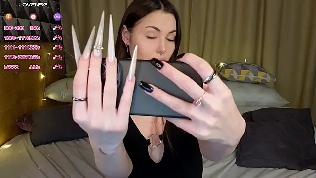 Mary Walker online show from November 2025 01:04:02 AM