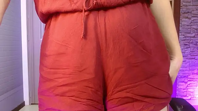 Manuela bela online show from February 2025 05:21:01 PM