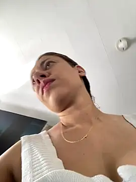 AnnbellaRosse online show from September 2025 06:44:02 PM