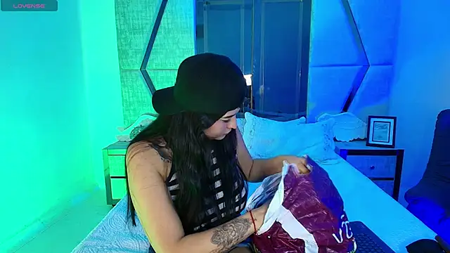 TifanyWhite  online show from December 2024 09:06:01 PM