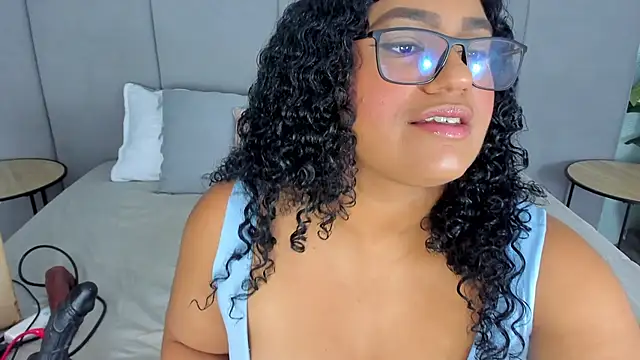 Annie-Wolf online show from October 2025 08:52:01 PM