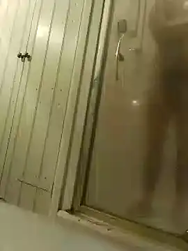 Snapshot of DrbigdickUK chatting on December 2024 07:06:01 PM DrbigdickUK online show from December 2024 07:06:01 PM