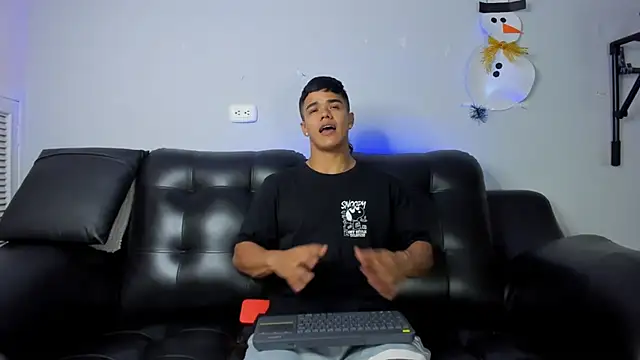 Rob saenz  online show from December 2024 02:01:01 PM