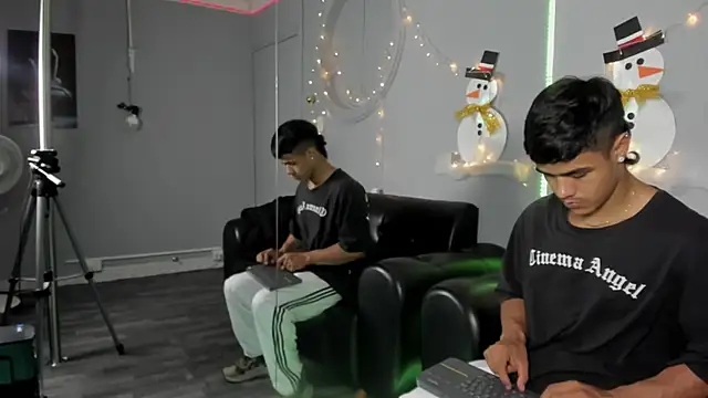 Rob saenz  online show from December 2024 02:01:01 AM