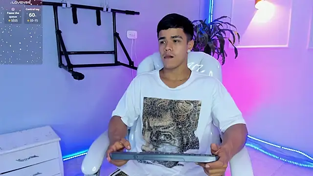 Rob saenz  online show from November 2025 02:54:01 PM