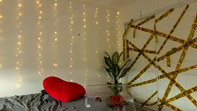 Sapphir3xoxo online show from October 2025 01:12:01 PM