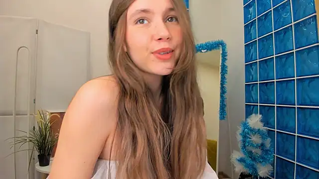 Snapshot of MaryannSoftt chatting on December 2024 01:34:02 PM MaryannSoftt online show from December 2024 01:34:02 PM