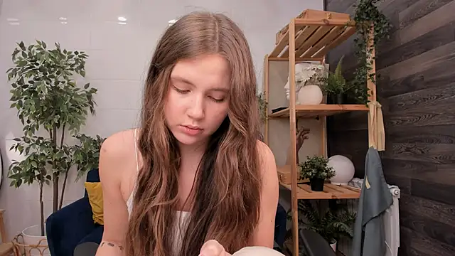 Snapshot of MaryannSoftt chatting on February 2025 04:14:02 PM MaryannSoftt online show from February 2025 04:14:02 PM