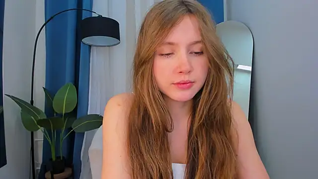 Snapshot of MaryannSoftt chatting on February 2025 03:34:01 PM MaryannSoftt online show from February 2025 03:34:01 PM