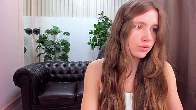 Snapshot of MaryannSoftt chatting on March 2025 06:29:02 PM MaryannSoftt online show from March 2025 06:29:02 PM